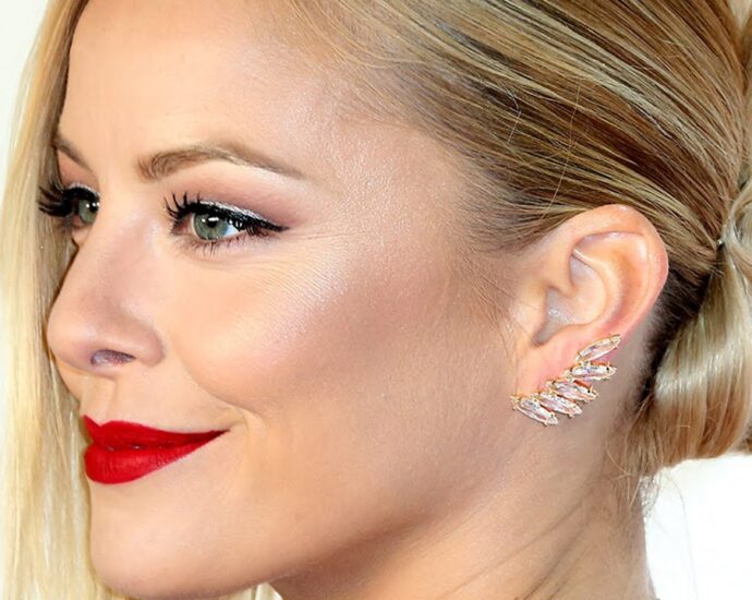 Choosing Earrings That Transition from Work to Evening